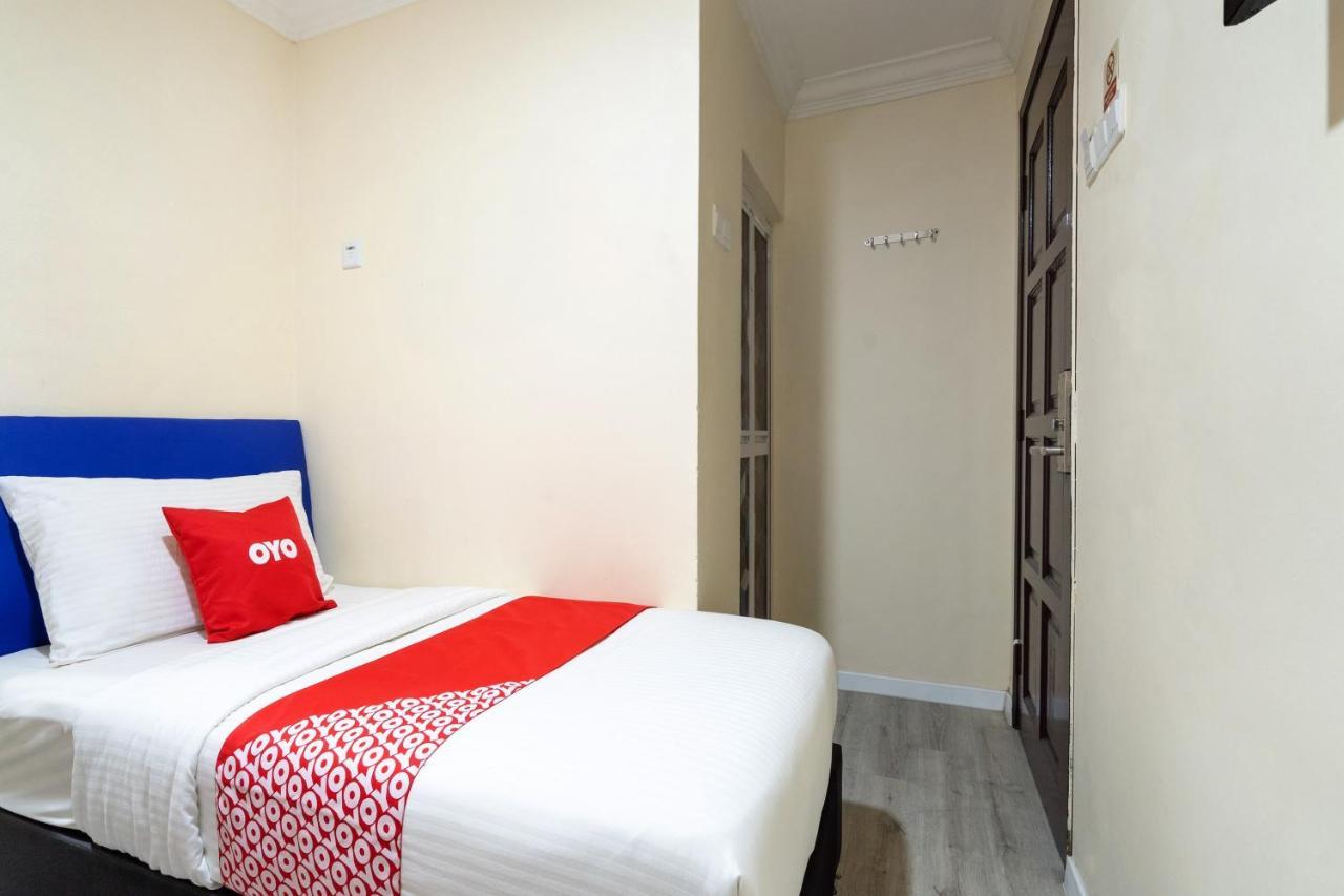 Hentian Hotel Каджанг Екстер'єр фото