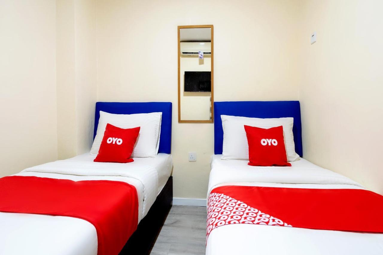 Hentian Hotel Каджанг Екстер'єр фото